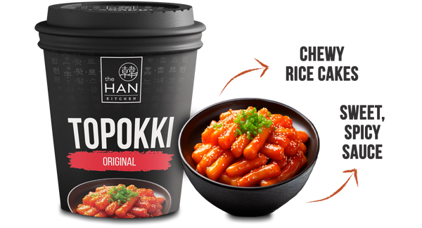 Cup of The Han Kitchen Topokki Original paired with a prepared bowl of Topokki Original. Arrows point to descriptive callouts.